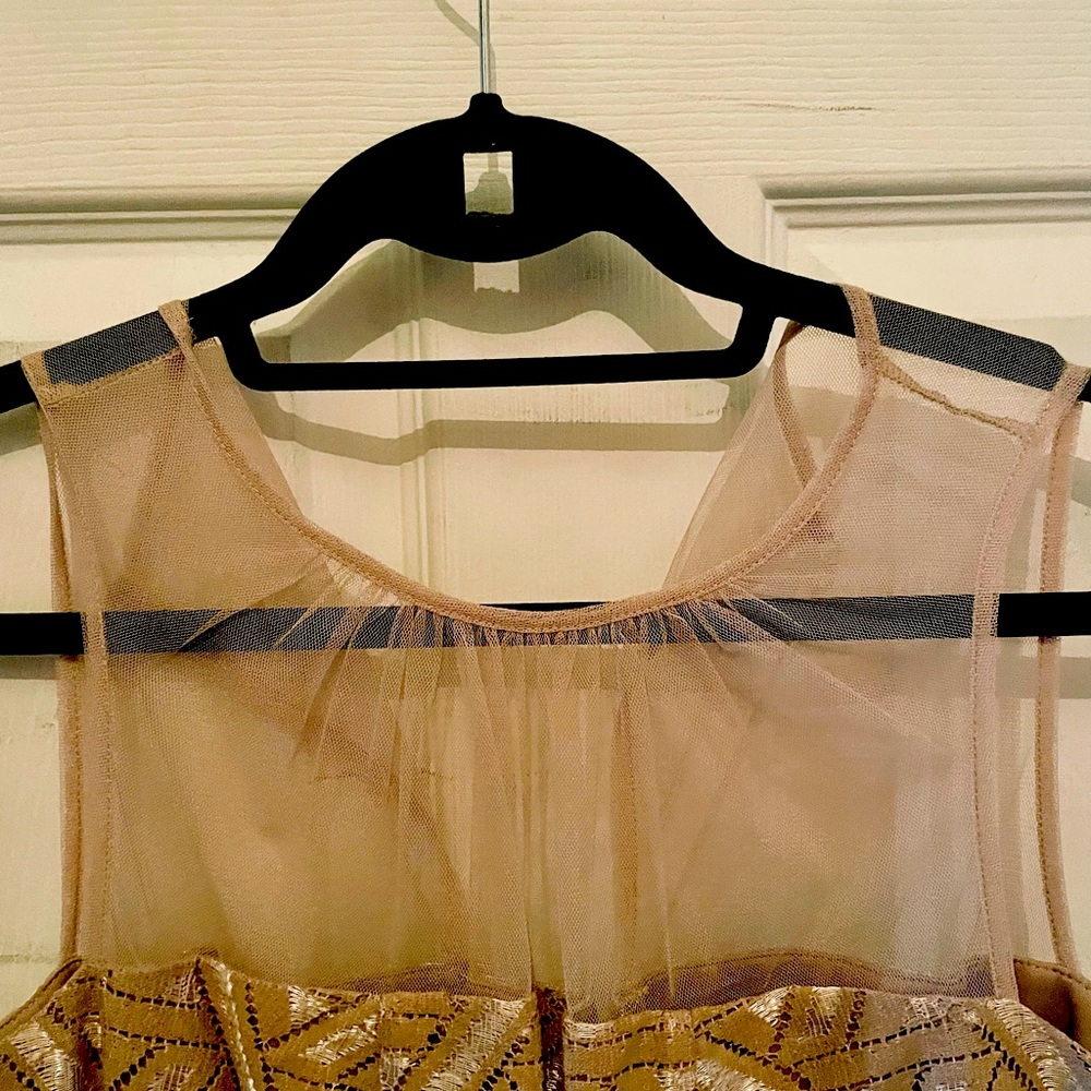 Elegant beige dress w gold flecks - London Times, sz 10.